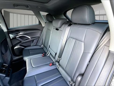 Used 2025 Audi Q5 Premium w/ Convenience Package AWD/4WD image 22