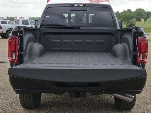 New 2026 RAM 2500 Laramie w/ Night Edition AWD/4WD image 9