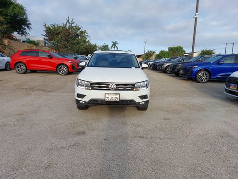Used 2021 Volkswagen Tiguan SEL AWD/4WD image 2