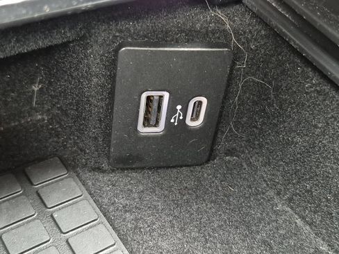 Used 2023 Lincoln Corsair AWD w/ Equipment Group 101A image 32