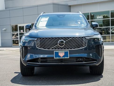 Used 2025 Volvo XC90 T8 Ultra w/ Protection Package Premier AWD/4WD image 2