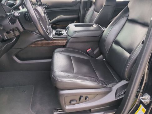 Used 2020 Chevrolet Suburban LT AWD/4WD image 15
