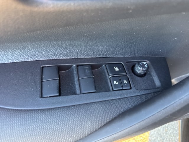 Used 2026 Toyota Corolla SE w/ SE Package FWD image 19