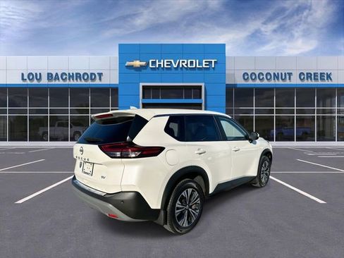Used 2023 Nissan Rogue SV image 8