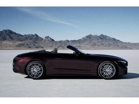 New 2026 Mercedes-Benz SL 63 AMG 4MATIC image 2