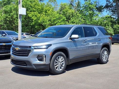 Used 2023 Chevrolet Traverse LT FWD image 1