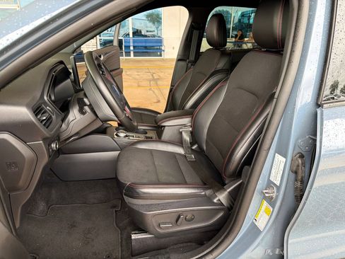 Used 2025 Ford Escape ST-Line w/ Equipment Group 301A FWD image 18