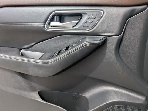 Used 2021 Nissan Rogue SL w/ Premium Package image 29