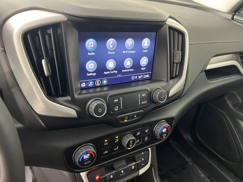 Used 2023 GMC Terrain SLT AWD/4WD image 28