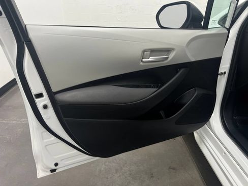 Used 2020 Toyota Corolla LE FWD image 13