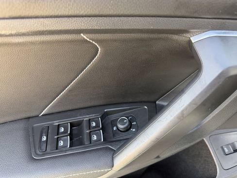 Used 2023 Volkswagen Tiguan SE R-Line image 12