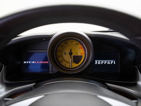 Used 2018 Ferrari GTC4Lusso image 27