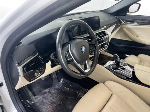 Used 2020 BMW 530i xDrive image 9