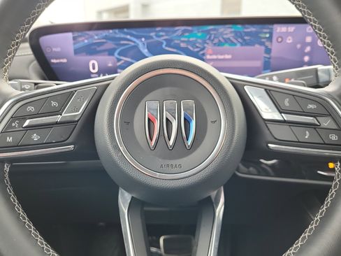 Certified 2025 Buick Envision Sport Touring image 8