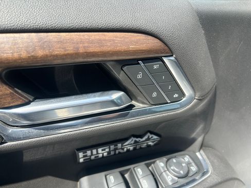 Used 2023 Chevrolet Silverado 1500 High Country w/ Technology Package AWD/4WD image 12