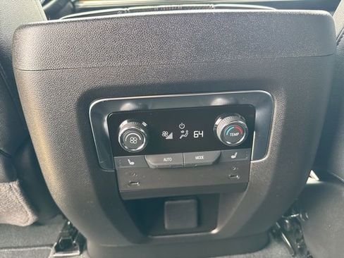 Used 2025 Chevrolet Tahoe High Country AWD/4WD image 24