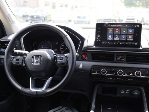 Used 2024 Honda Pilot Touring image 24