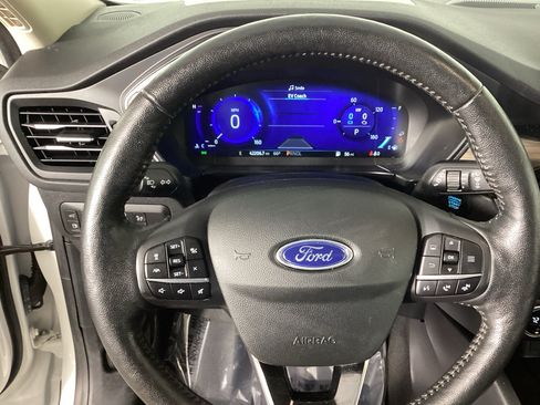 Used 2020 Ford Escape Titanium w/ Titanium Premium Package 2.0 AWD/4WD image 23