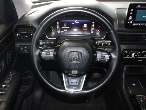 Used 2023 Honda Pilot Elite image 13