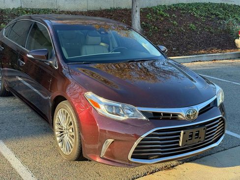 Used 2016 Toyota Avalon Limited image 6