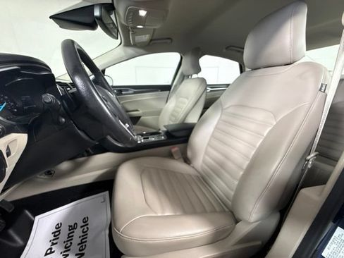 Used 2019 Ford Fusion SEL FWD image 14