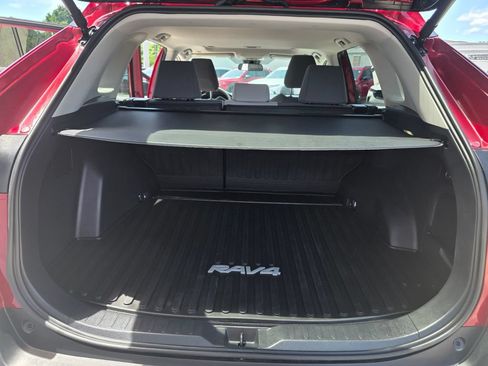 Used 2025 Toyota RAV4 XLE w/ Convenience Package AWD/4WD image 9