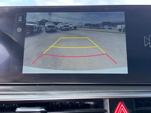 Used 2025 Kia Sorento LX image 23