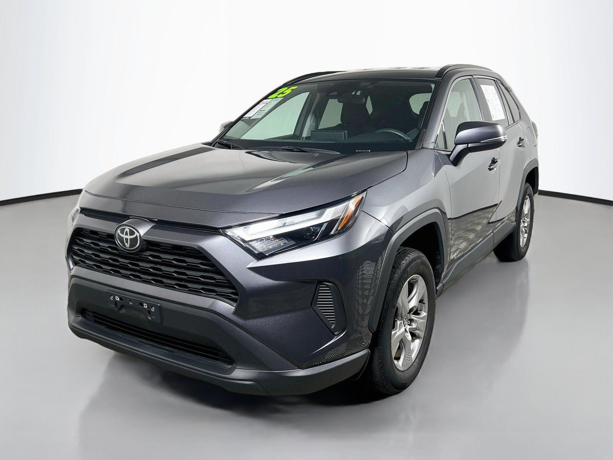 Used 2025 Toyota RAV4 XLE FWD image 10