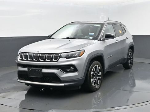 Used 2022 Jeep Compass Limited AWD/4WD image 2