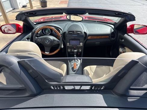 Used 2010 Mercedes-Benz SLK 350 image 16