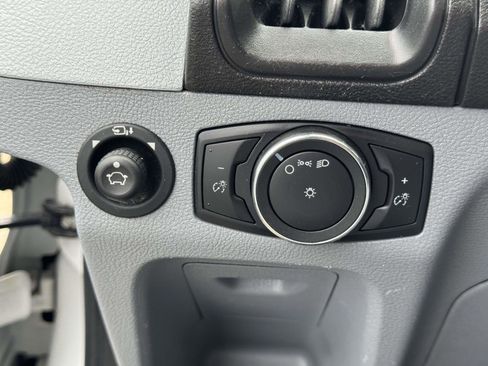 Used 2018 Ford Transit 250 148 Medium Roof RWD image 16