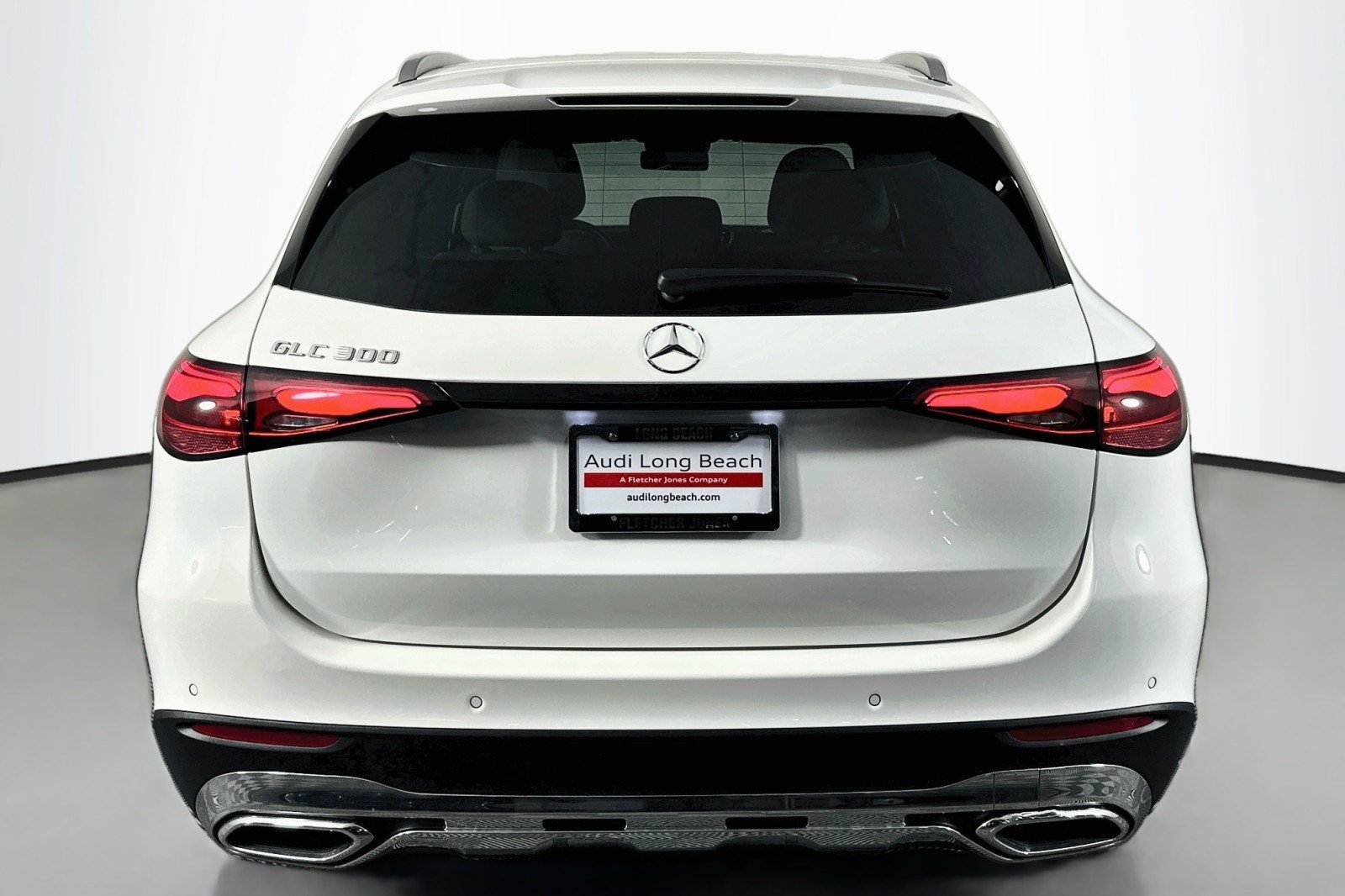Used 2025 Mercedes-Benz GLC 300 image 3