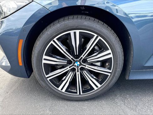Used 2025 BMW 330i Sedan w/ Premium Package RWD image 32