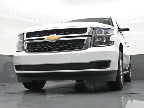 Used 2020 Chevrolet Suburban LS RWD image 30