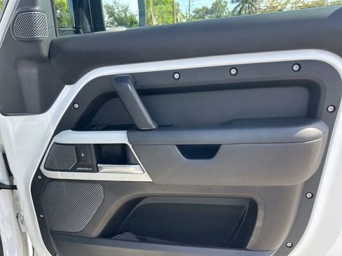 Used 2020 Land Rover Defender 110 HSE image 26