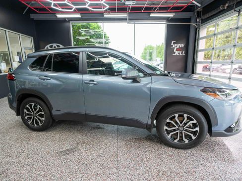 Used 2024 Toyota Corolla Cross AWD Hybrid image 5
