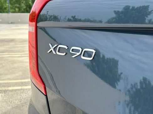 Certified 2024 Volvo XC90 T8 Plus AWD/4WD image 39