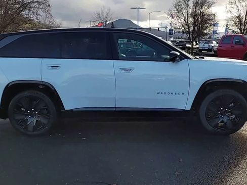 New 2025 Jeep Wagoneer S Launch Edition w/ Trailer Tow Group image 9