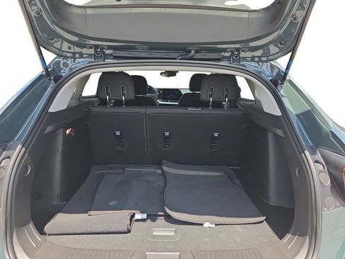 Used 2025 Chevrolet Trax LS w/ LS Convenience Package FWD image 19