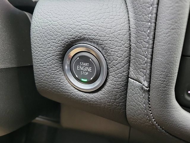 New 2024 GMC Yukon Denali w/ Advanced Technology Package AWD/4WD image 35