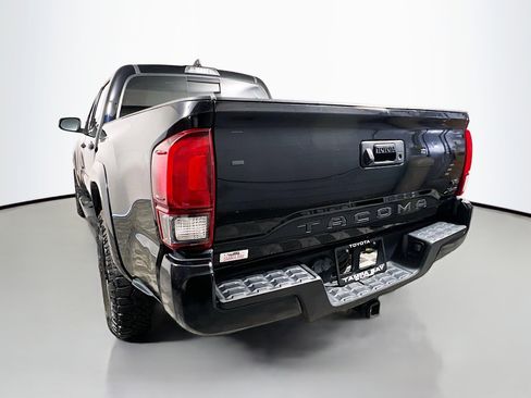 Used 2022 Toyota Tacoma SR5 w/ Technology Package RWD image 8