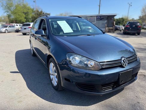 Used 2010 Volkswagen Jetta SE image 3