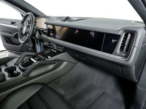 New 2026 Porsche Cayenne Coupe image 26