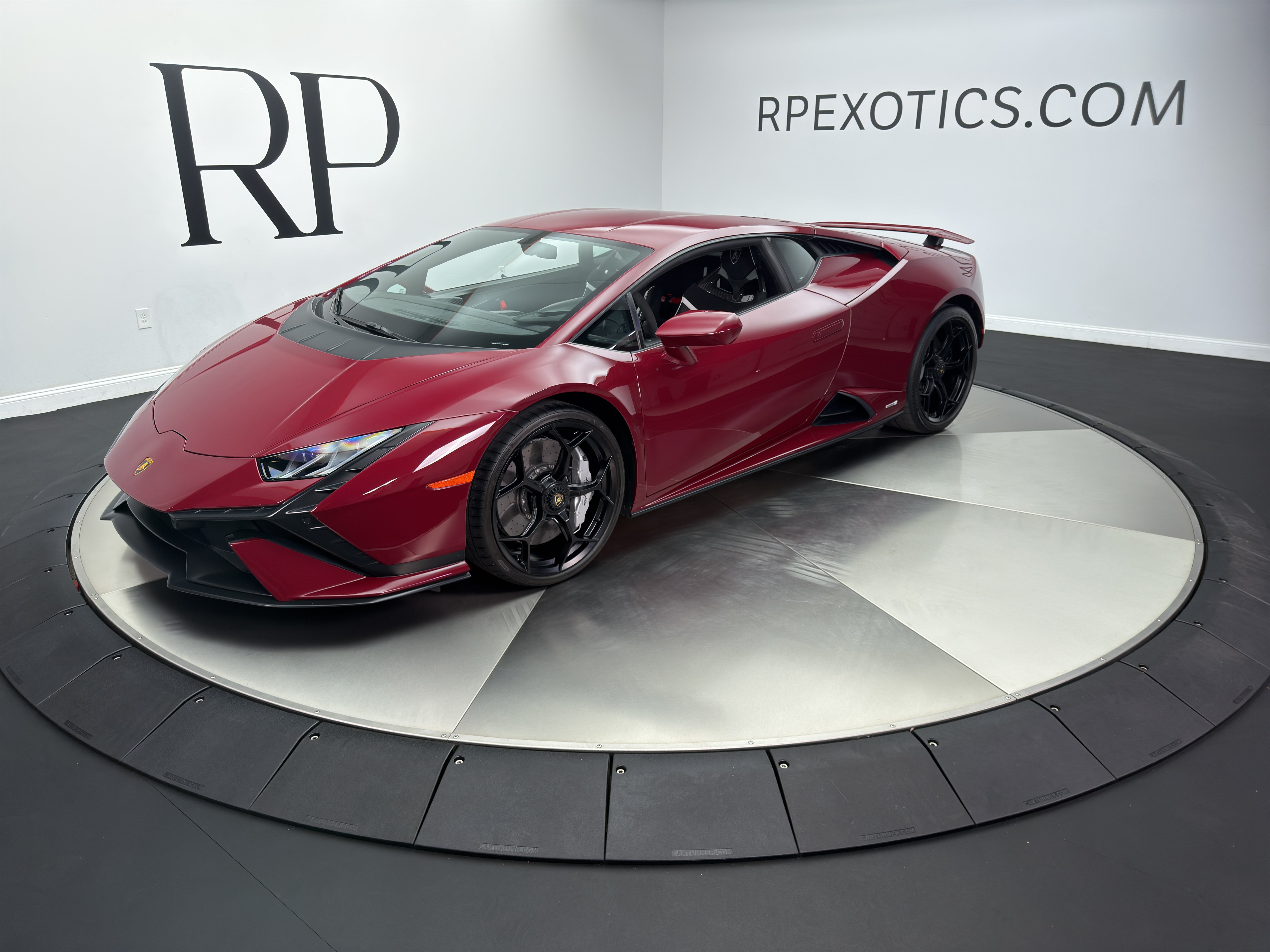 Used 2023 Lamborghini Huracan Tecnica RWD image 1