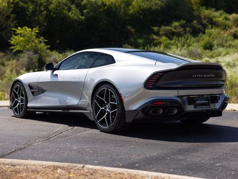 Used 2025 Aston Martin Vanquish V12 image 6