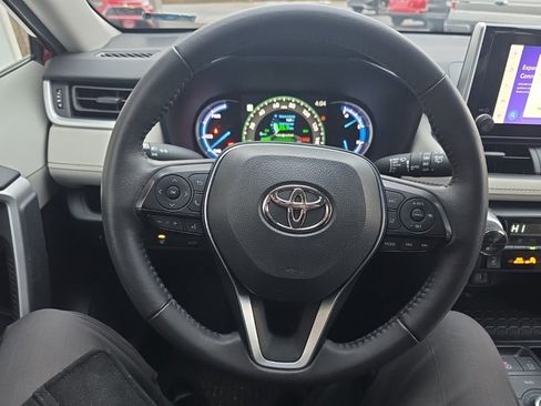 Used 2023 Toyota RAV4 XLE image 18