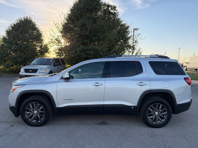 Used 2019 GMC Acadia SLT AWD/4WD image 3