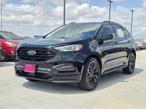 Used 2024 Ford Edge SE w/ Black Appearance Package AWD/4WD image 2
