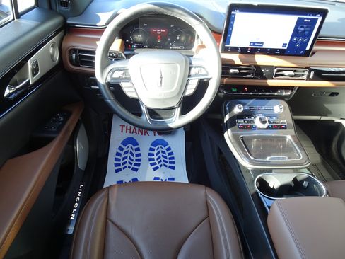 Used 2022 Lincoln Nautilus Reserve w/ Equipment Group 202A image 14