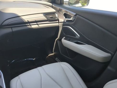Used 2025 Acura RDX SH-AWD image 16